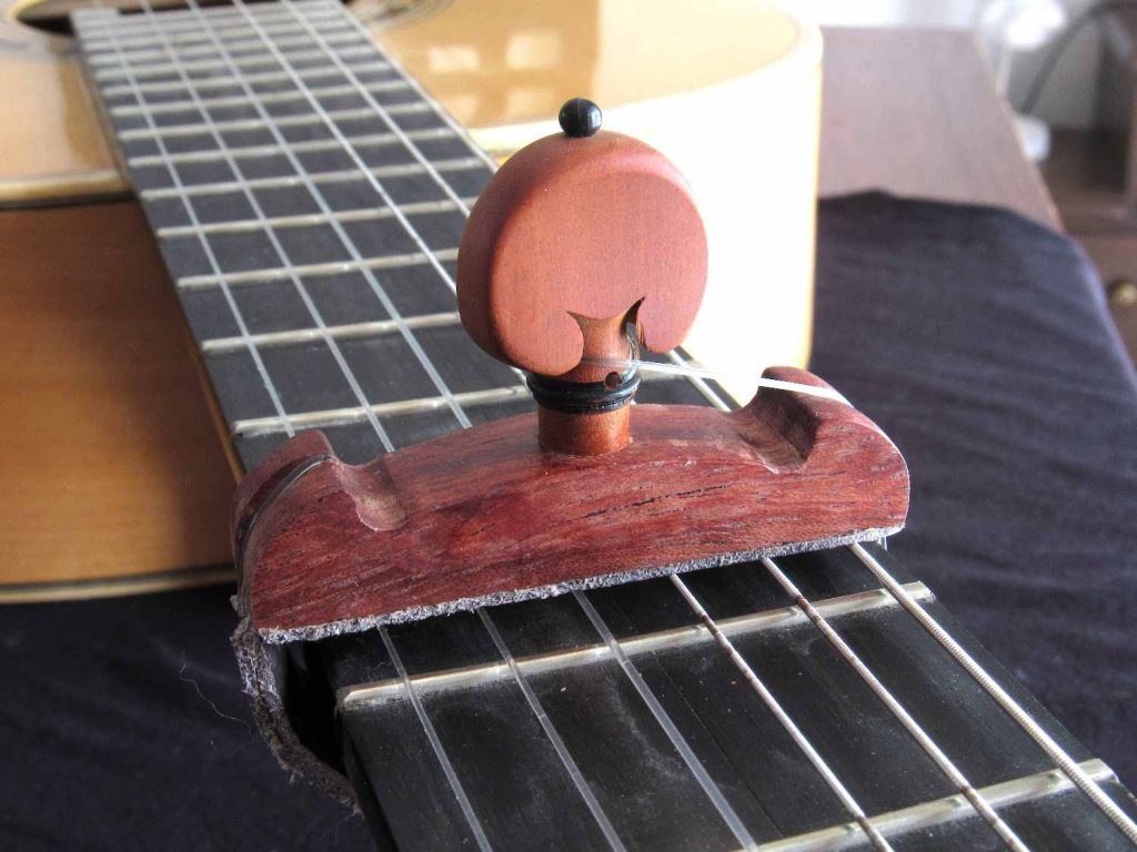 Cejilla artesana de Palo Santo