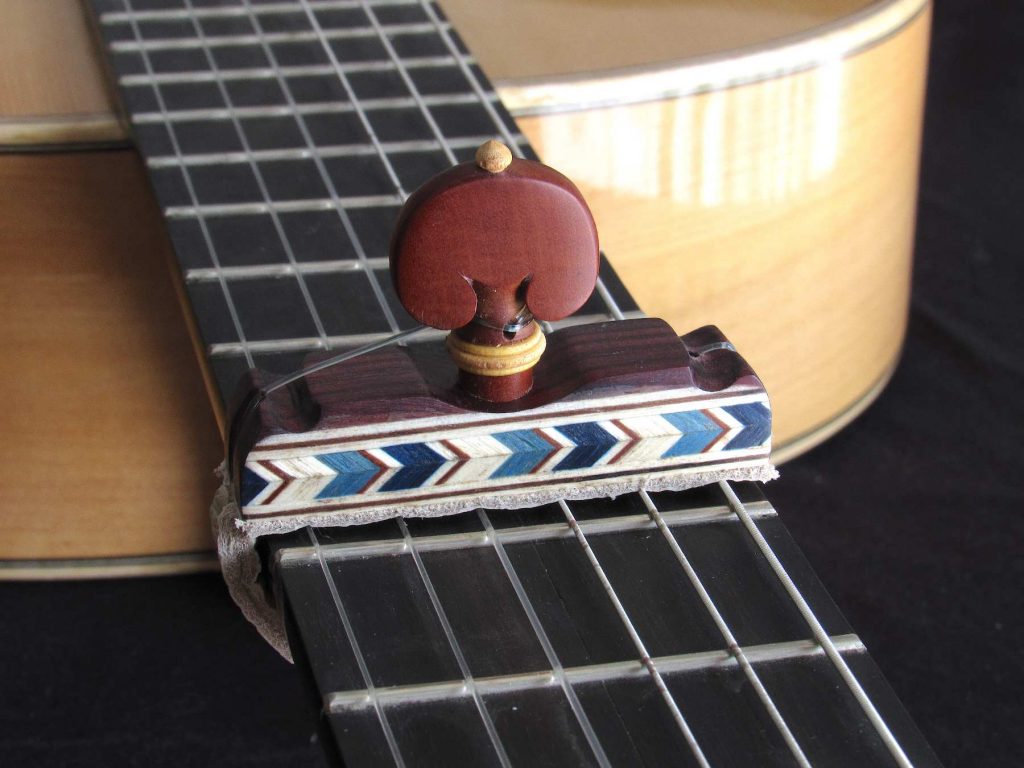 Cejilla de madera con Taracea