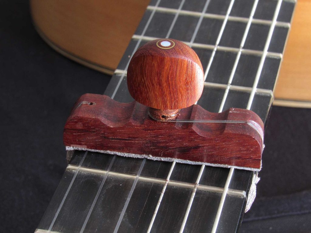 Cejilla artesana de Palo Santo