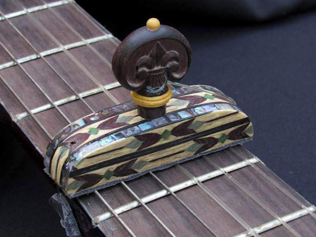 Cejilla madre perla-taracea